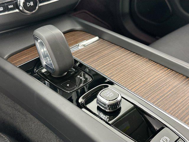 used 2022 Volvo XC60 car, priced at $29,211