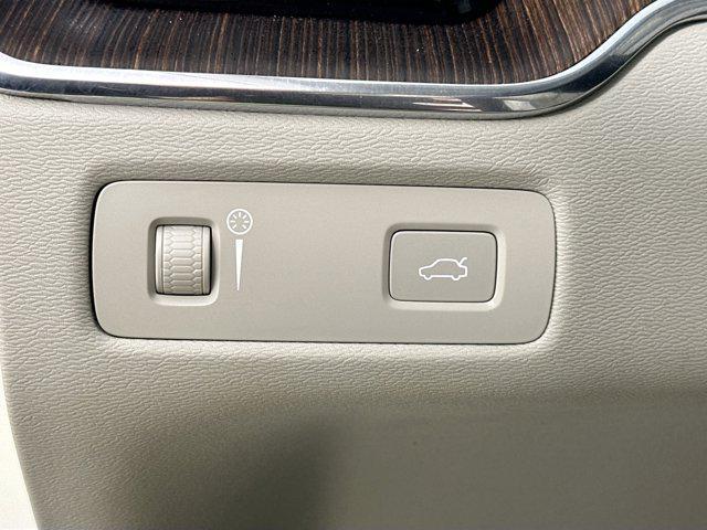 used 2022 Volvo XC60 car, priced at $31,098