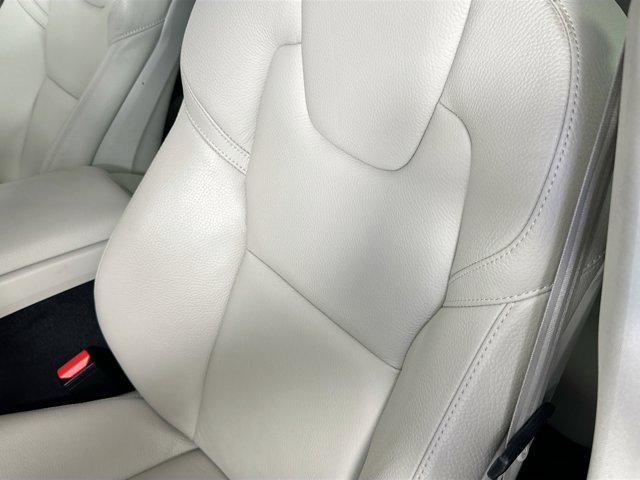 used 2022 Volvo XC60 car, priced at $31,098