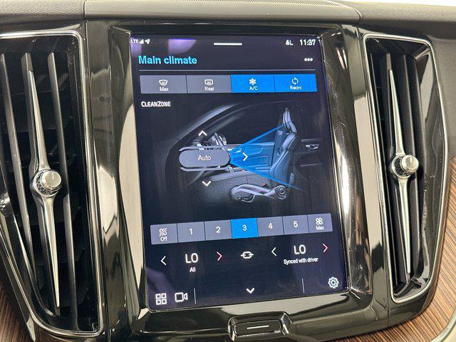 used 2022 Volvo XC60 car, priced at $31,098