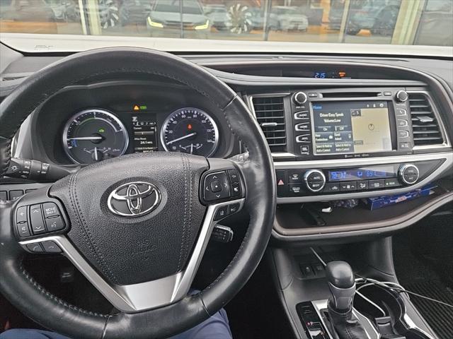 used 2018 Toyota Highlander Hybrid car, priced at $29,990