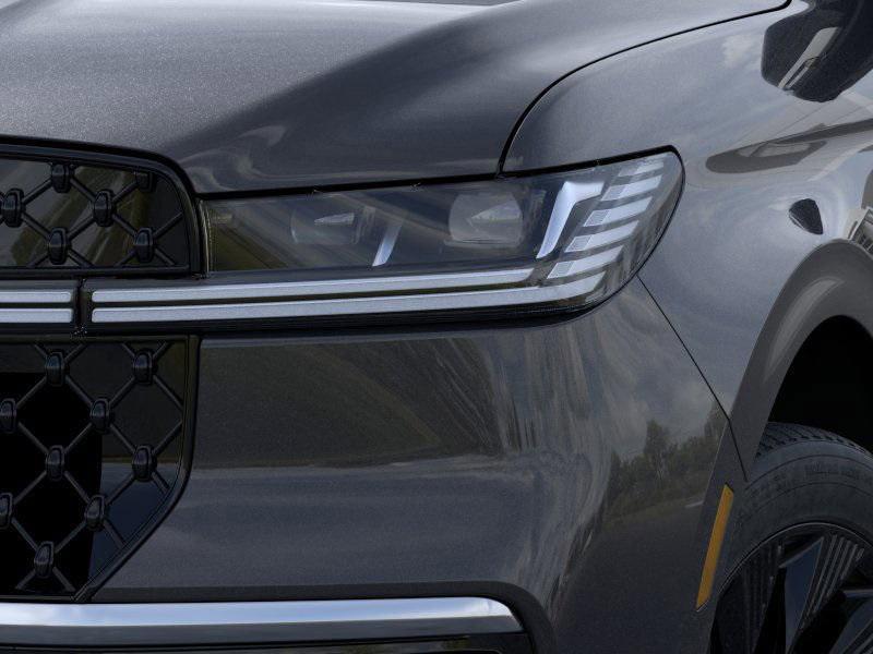 new 2025 Lincoln Navigator car, priced at $102,286