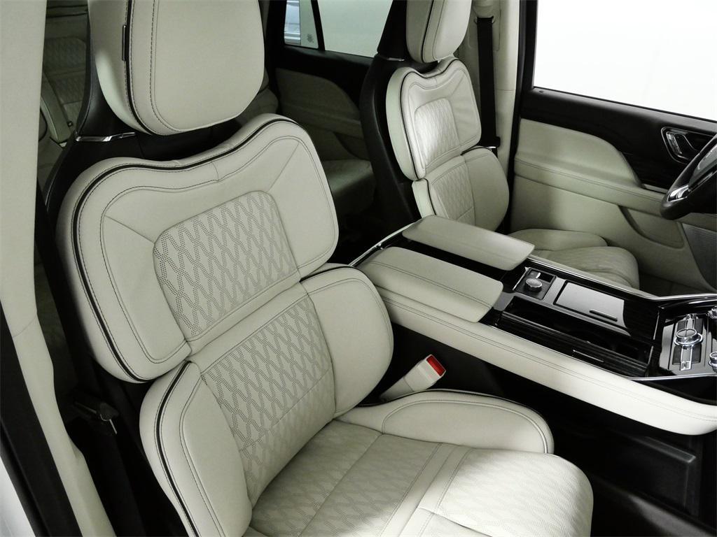 used 2024 Lincoln Navigator car, priced at $82,999