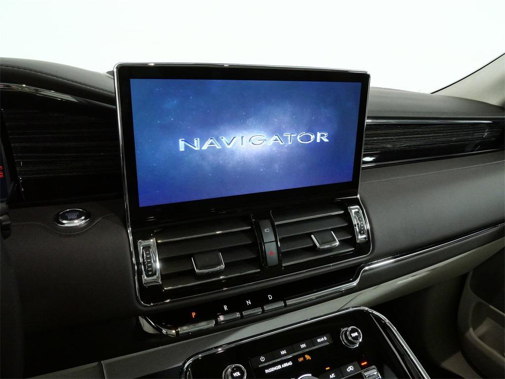 used 2024 Lincoln Navigator car, priced at $82,999