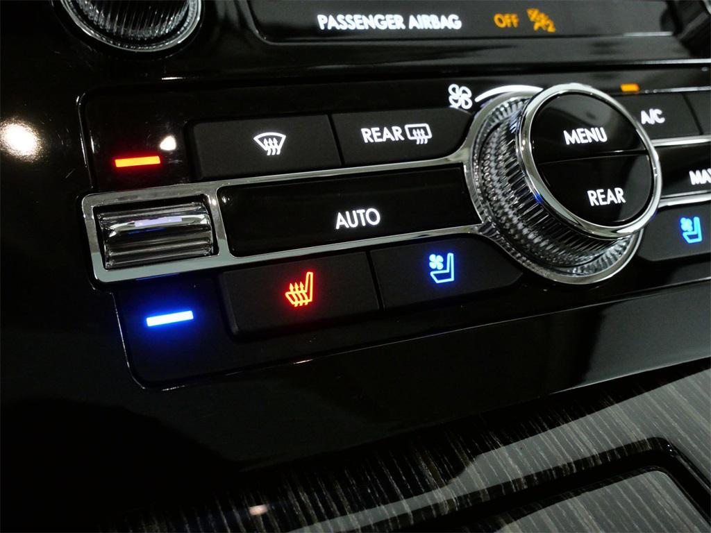 used 2024 Lincoln Navigator car, priced at $82,999