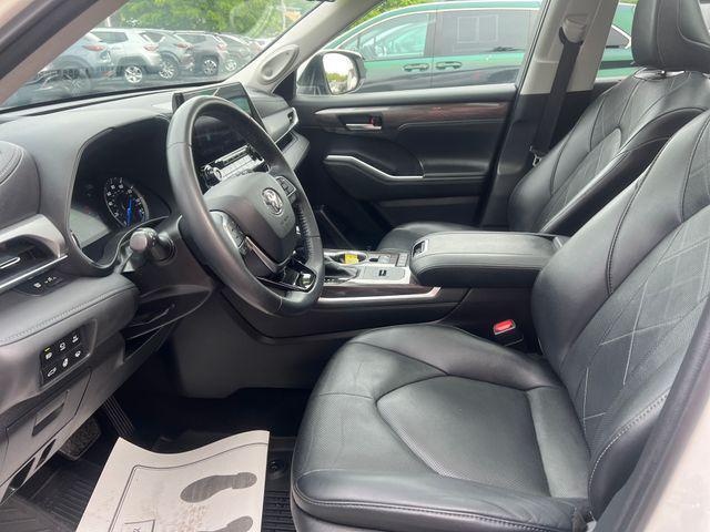 used 2021 Toyota Highlander Hybrid car, priced at $33,250