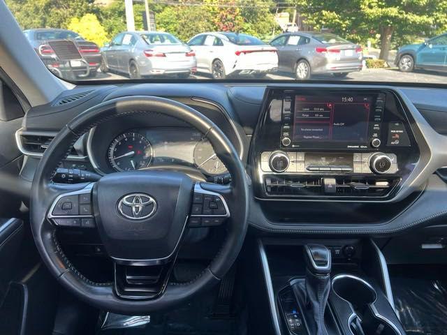 used 2021 Toyota Highlander car, priced at $34,900