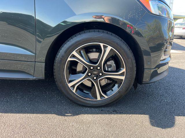 used 2022 Ford Edge car, priced at $26,000