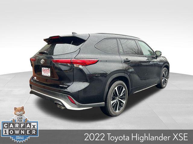 used 2022 Toyota Highlander car, priced at $36,900