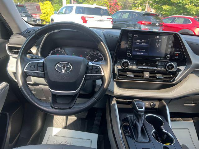 used 2022 Toyota Highlander car, priced at $38,700