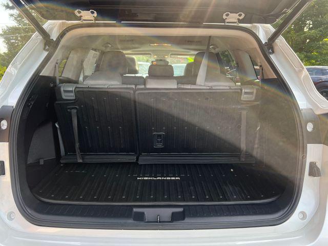 used 2022 Toyota Highlander car, priced at $37,250