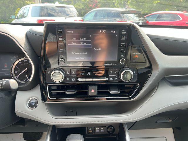 used 2022 Toyota Highlander car, priced at $37,250