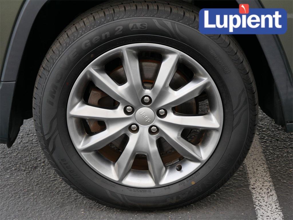 used 2018 Jeep Cherokee car, priced at $18,000