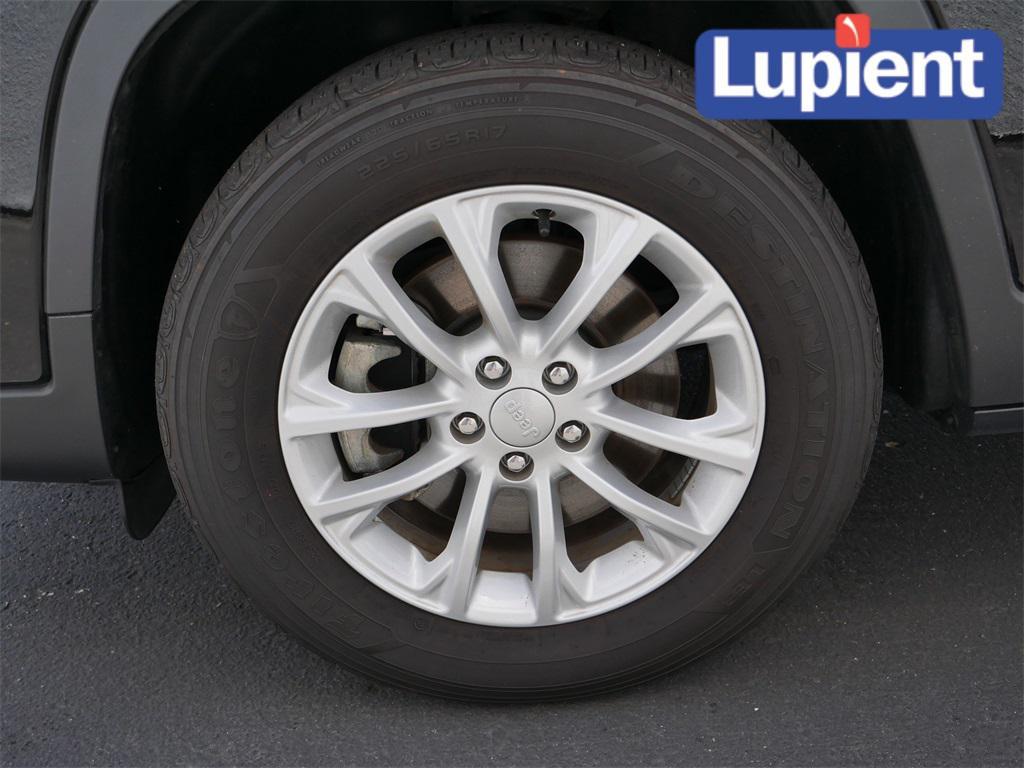 used 2022 Jeep Cherokee car, priced at $23,989