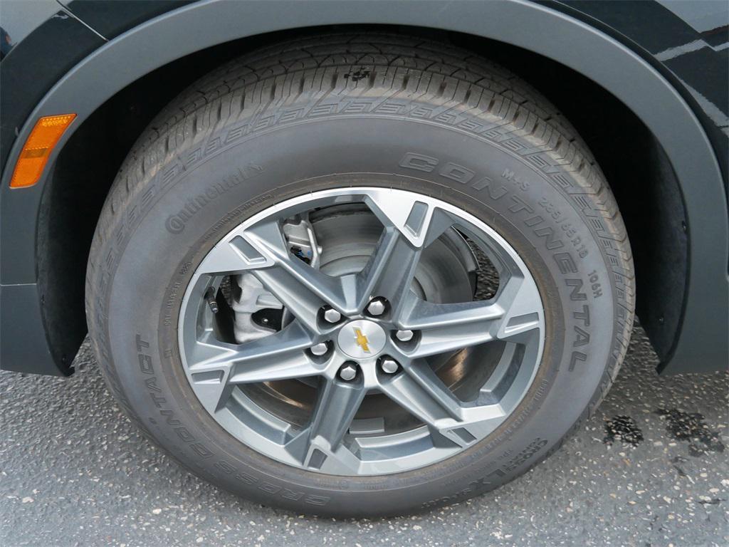 new 2025 Chevrolet Blazer car, priced at $44,620