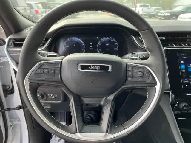 new 2025 Jeep Grand Cherokee car, priced at $38,072