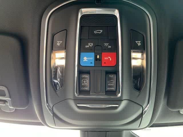 new 2025 Jeep Grand Cherokee car, priced at $38,072