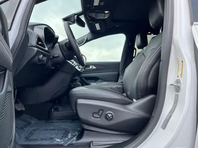 new 2025 Chrysler Pacifica car, priced at $50,315