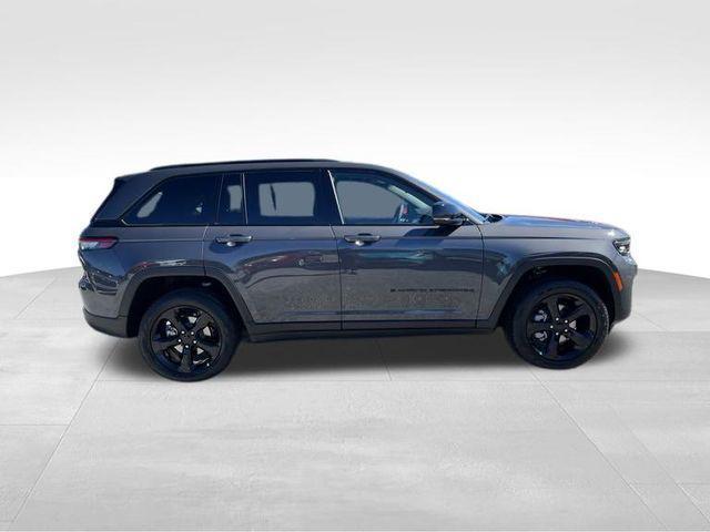 new 2025 Jeep Grand Cherokee car, priced at $51,015