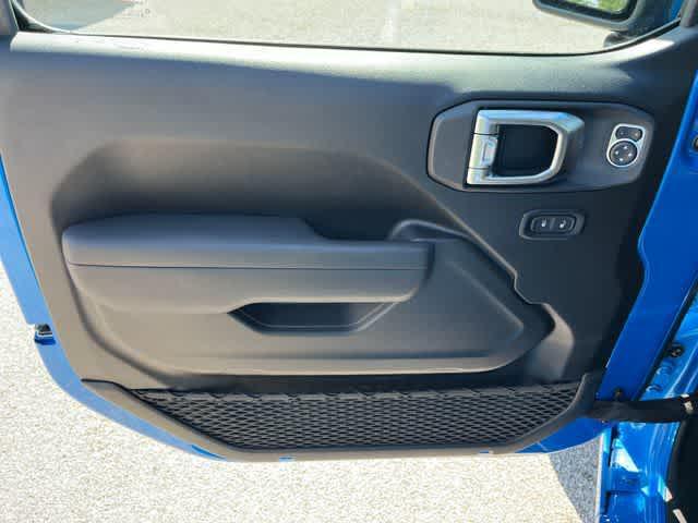 new 2025 Jeep Wrangler car, priced at $44,575