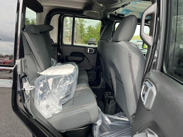 new 2025 Jeep Gladiator car, priced at $43,385