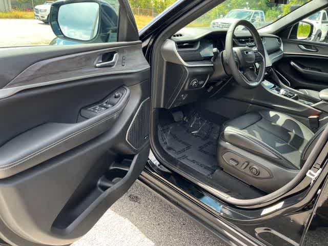 new 2025 Jeep Grand Cherokee car, priced at $49,237
