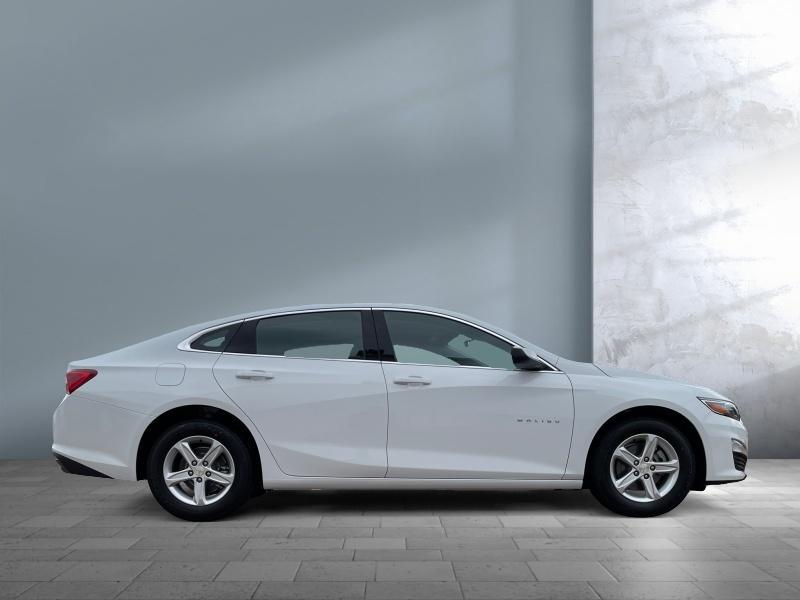 new 2025 Chevrolet Malibu car, priced at $27,644