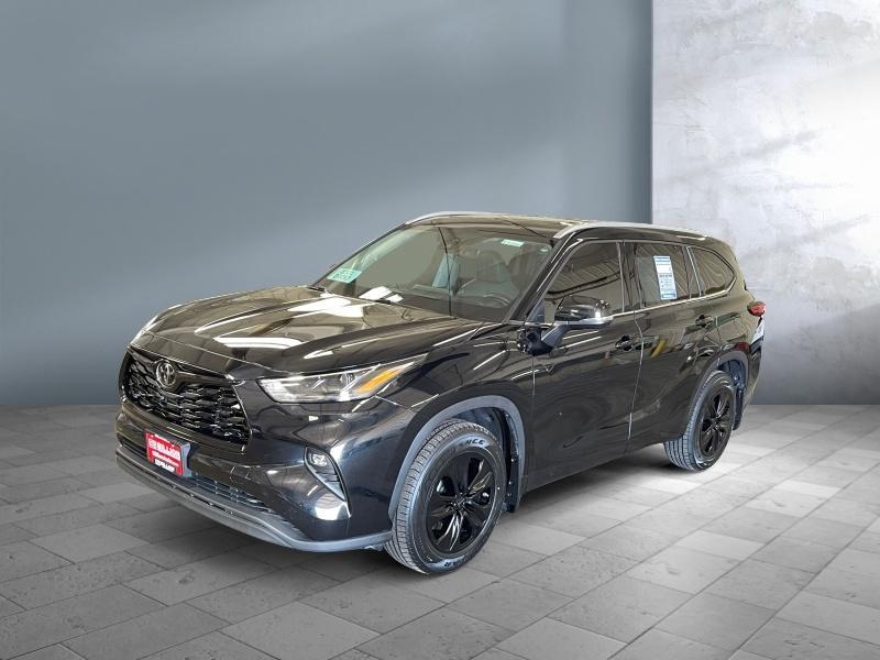 used 2022 Toyota Highlander car, priced at $39,995