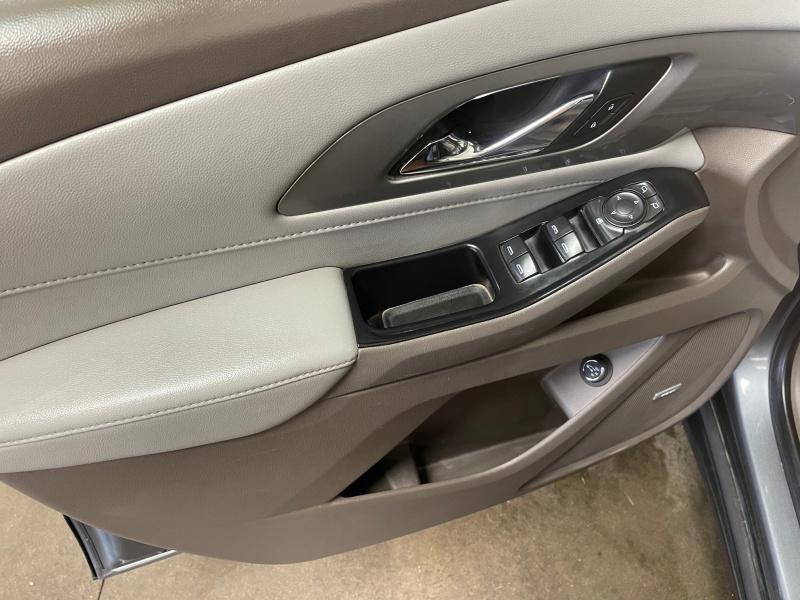 used 2021 Chevrolet Traverse car, priced at $24,051