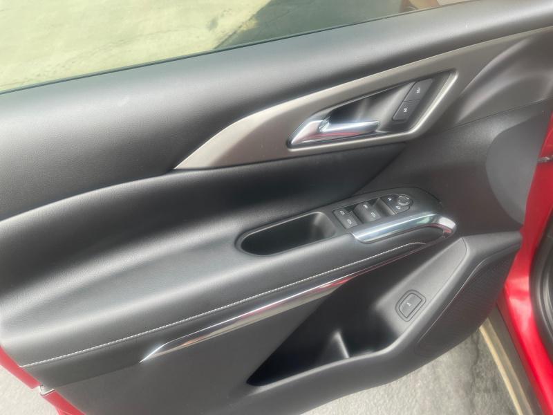 used 2024 Chevrolet Traverse car, priced at $39,995