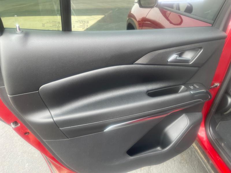 used 2024 Chevrolet Traverse car, priced at $39,995