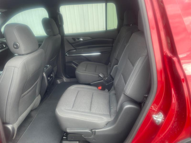 used 2024 Chevrolet Traverse car, priced at $39,995