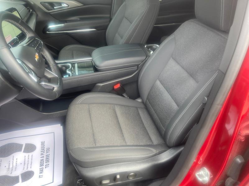 used 2024 Chevrolet Traverse car, priced at $39,995