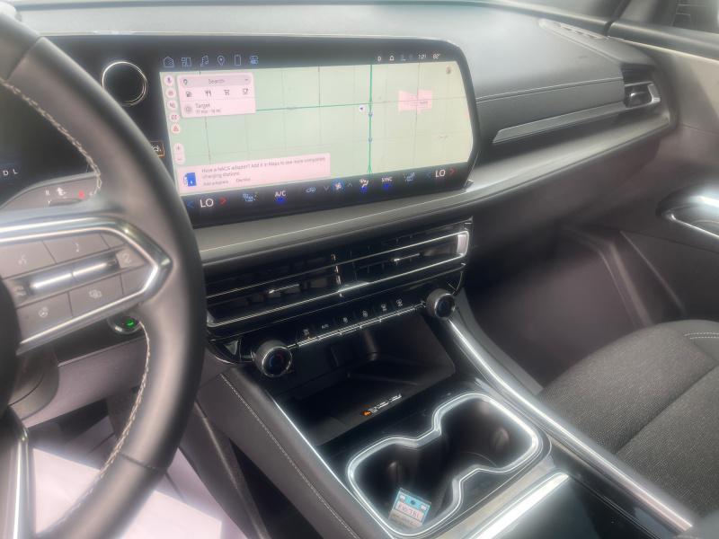 used 2024 Chevrolet Traverse car, priced at $39,995