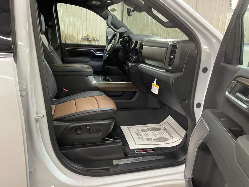 new 2025 Chevrolet Silverado 3500 car, priced at $91,240