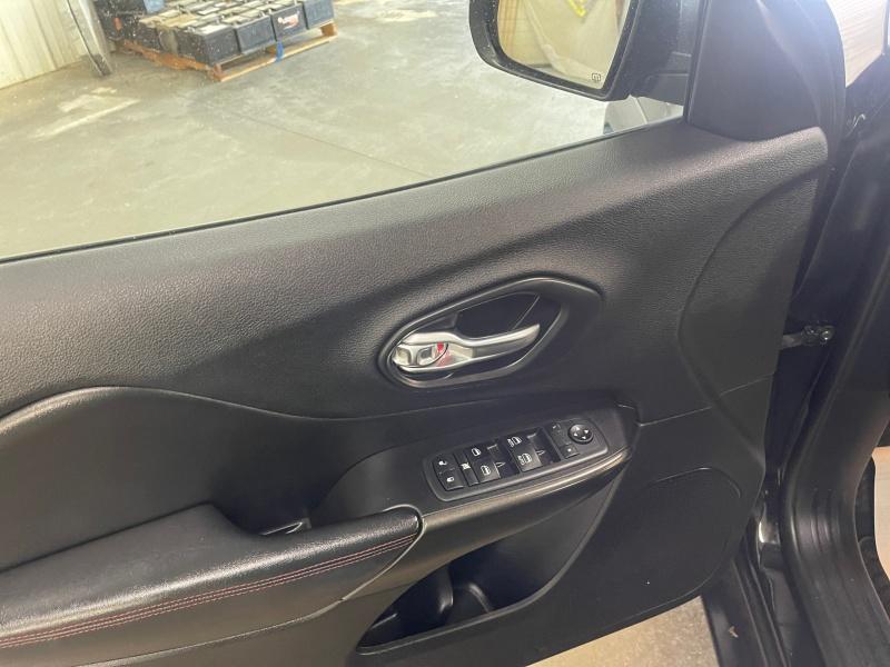 used 2020 Jeep Cherokee car, priced at $23,995