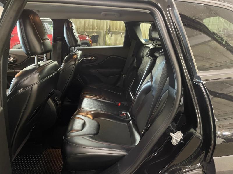 used 2020 Jeep Cherokee car, priced at $23,995