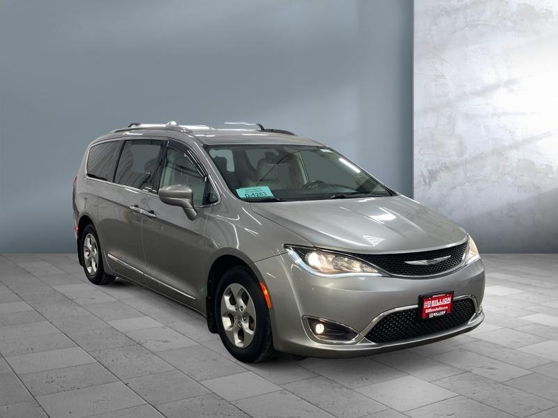 used 2017 Chrysler Pacifica car, priced at $12,995