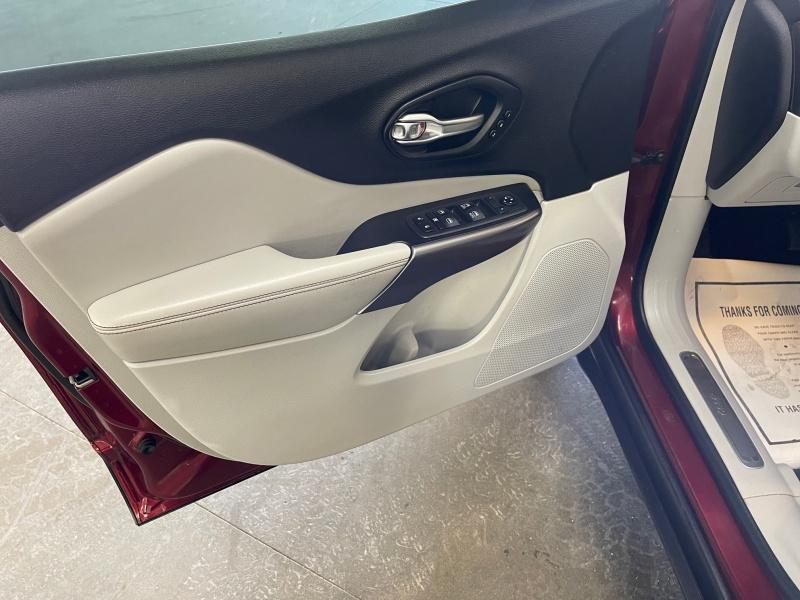 used 2019 Jeep Cherokee car, priced at $18,495