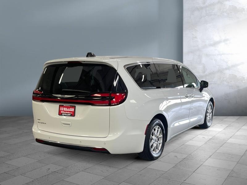 used 2023 Chrysler Pacifica car, priced at $24,995