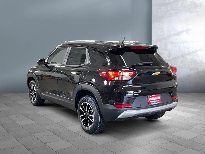 new 2025 Chevrolet TrailBlazer car, priced at $28,984
