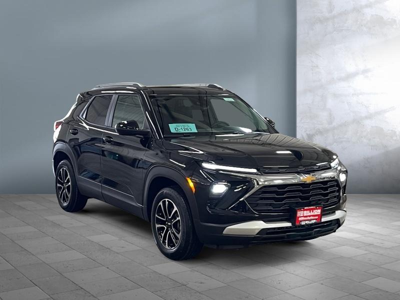 new 2025 Chevrolet TrailBlazer car, priced at $28,984
