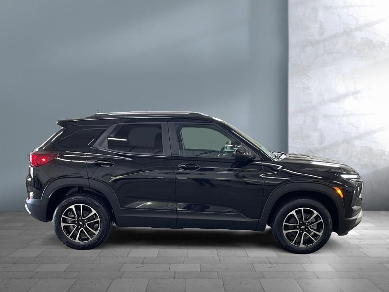 new 2025 Chevrolet TrailBlazer car, priced at $28,984