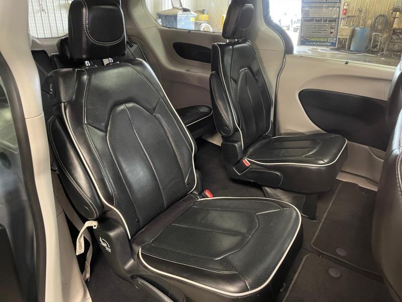 used 2023 Chrysler Pacifica car, priced at $30,995