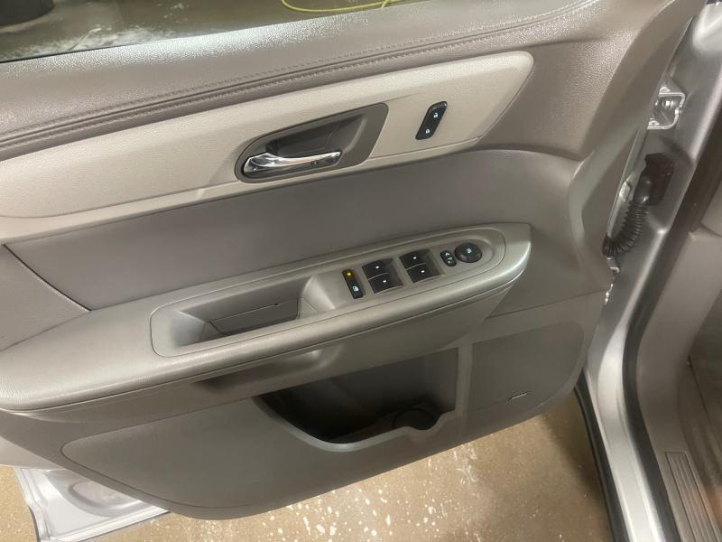 used 2014 Chevrolet Traverse car, priced at $9,995