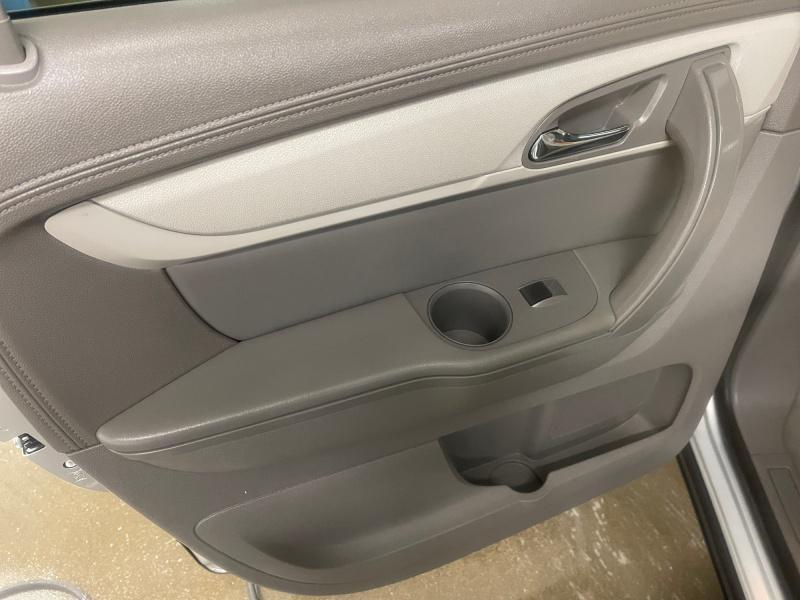 used 2014 Chevrolet Traverse car, priced at $9,995