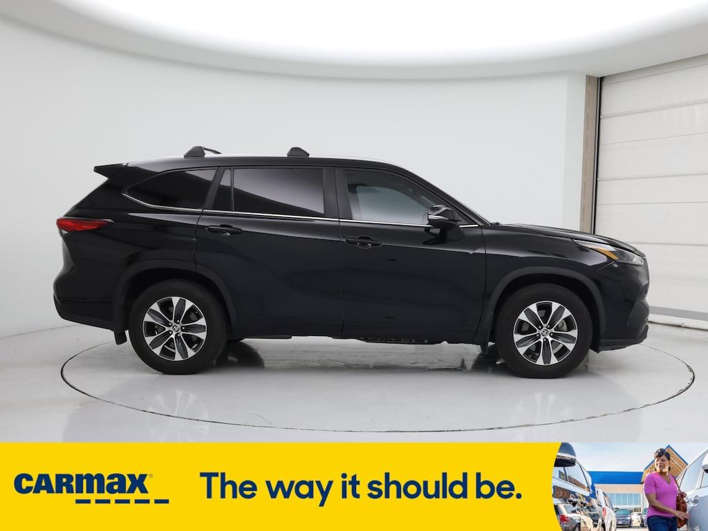 used 2023 Toyota Highlander car, priced at $34,998