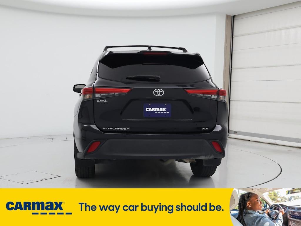 used 2023 Toyota Highlander car, priced at $34,998