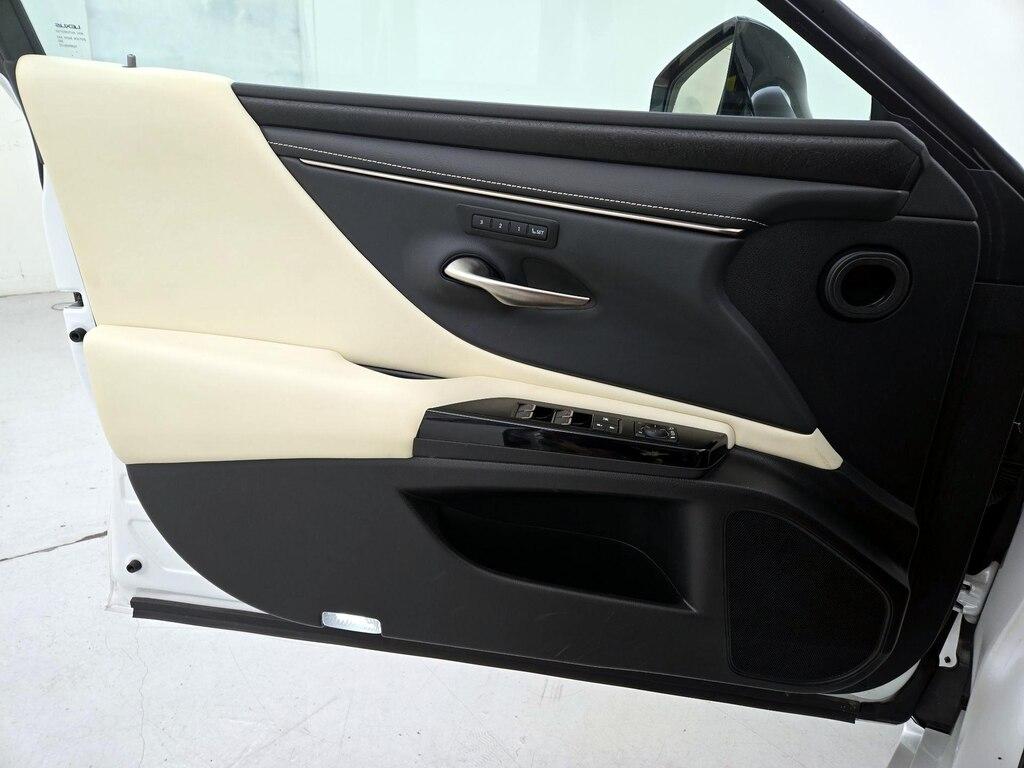 used 2022 Lexus ES 350 car, priced at $41,998