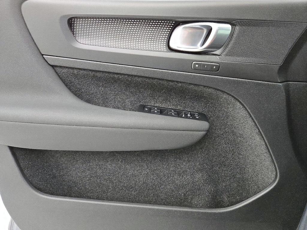 used 2022 Volvo XC40 car, priced at $24,998